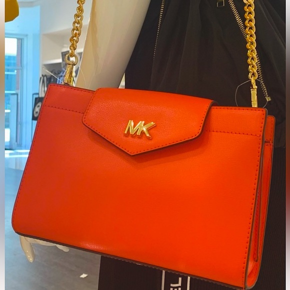 Michael Kors Red Cross Body with gold chains for the strap - Picture 2 of 7